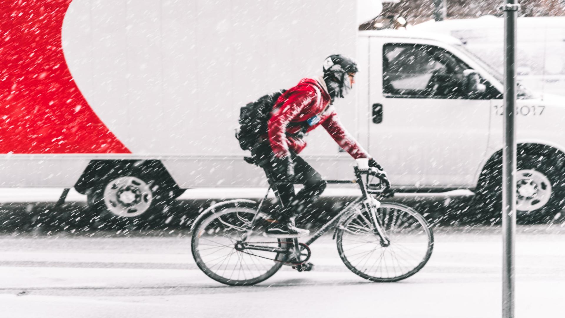 Winter cycling should be how to keep warm?