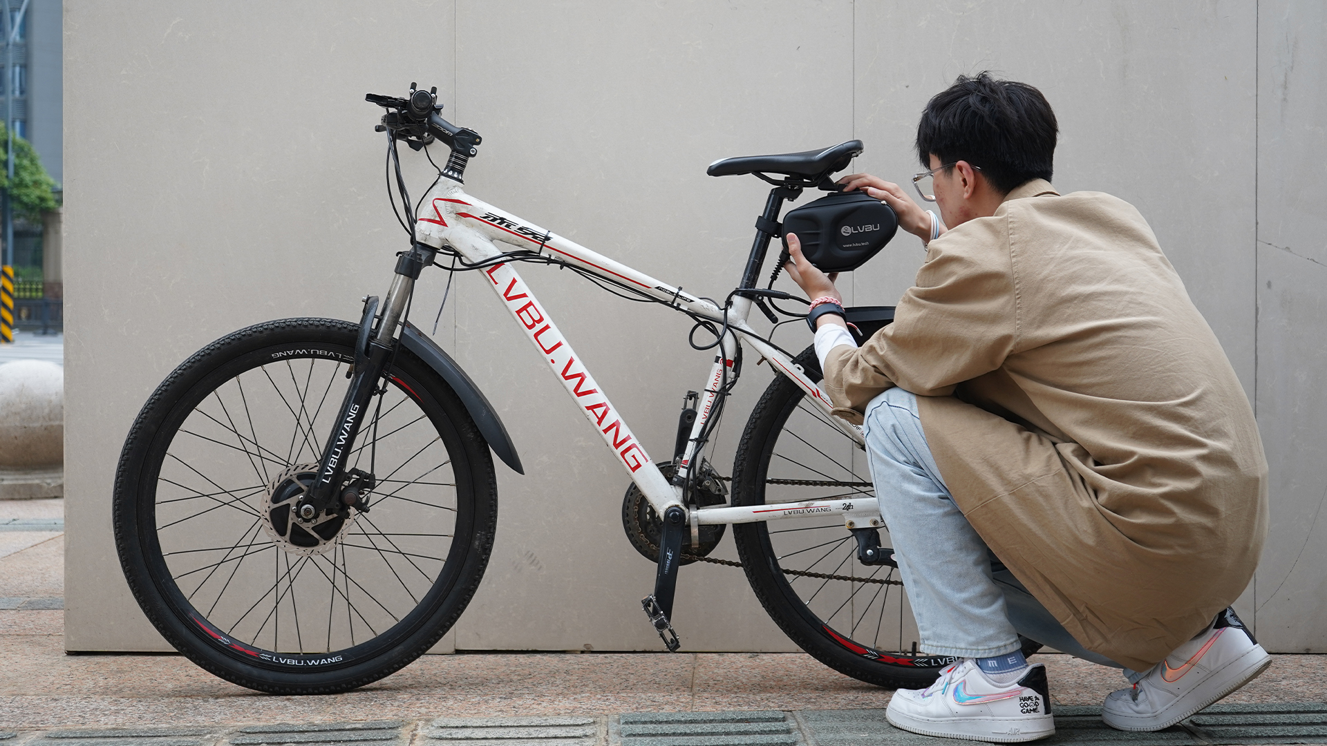 Beautiful design BT series 26inch electric bike conversion kit / China cheap electric bike kit e bike electric with anti-theft function