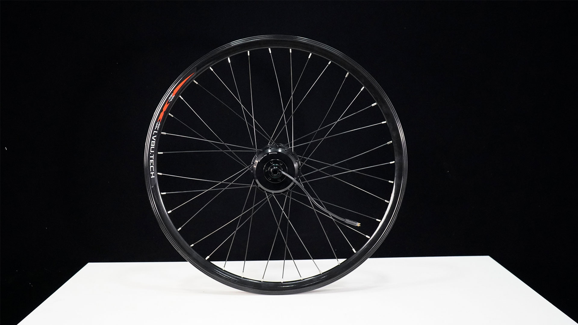 Thru axle motor wheel / thru axle